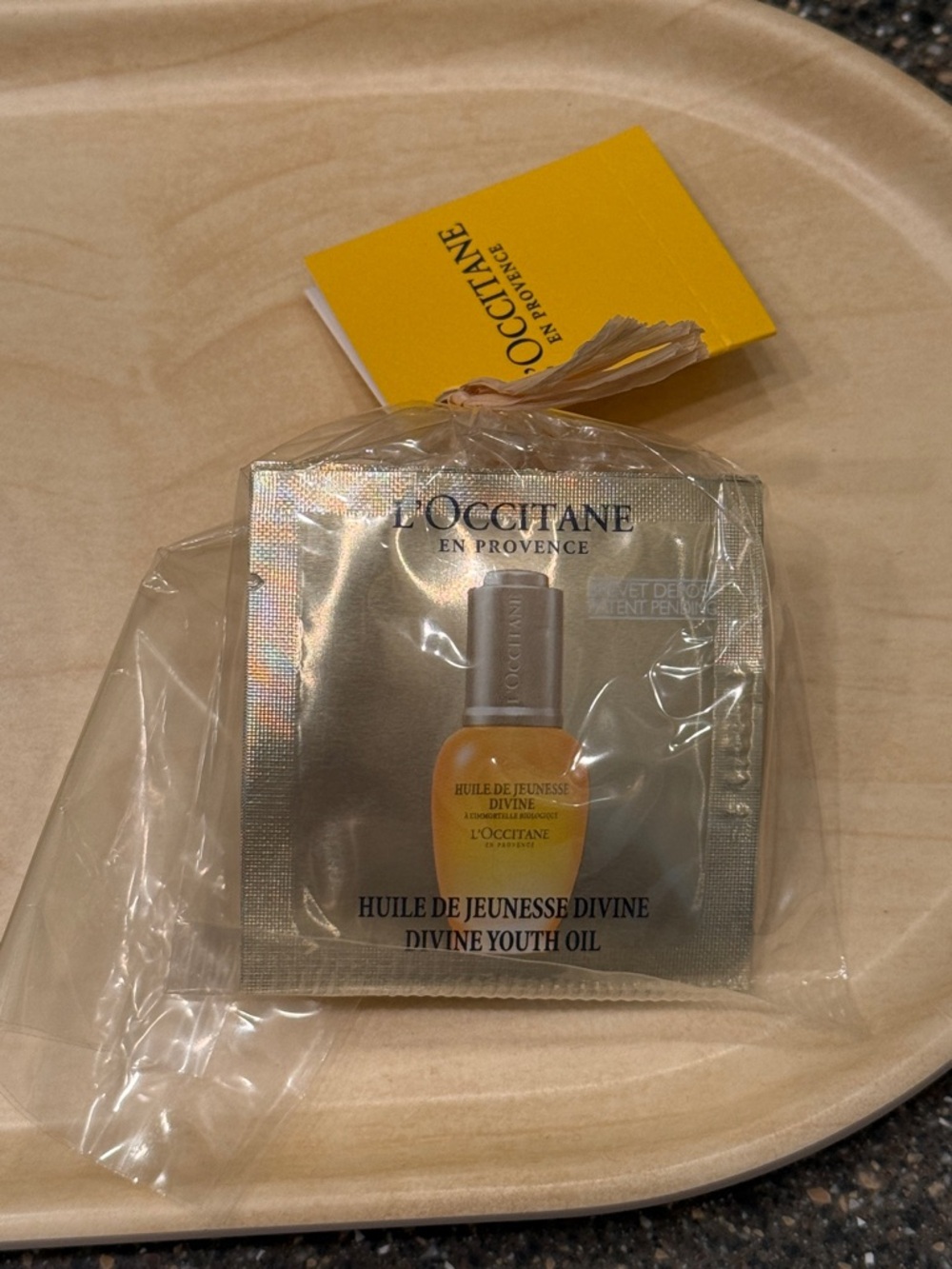 L'OCCITANE Divine Youth Oil 7 Day Trial